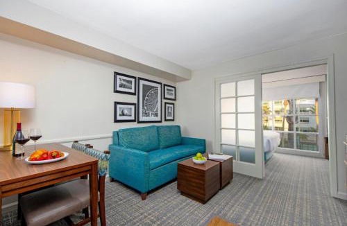 Anaheim Resort Resort | Peacock Suites