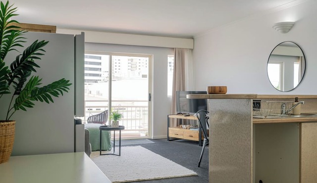 Inner City One Bedroom Apartment with Pool View 22