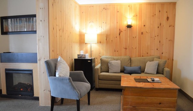 3 Pines Lodge Muskoka