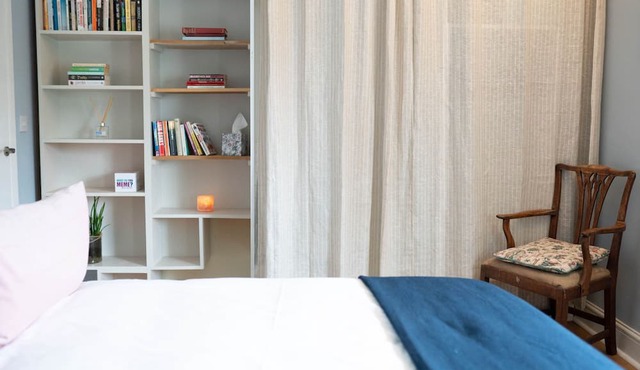 The Loft 2BR Duplex, Central & Parking
