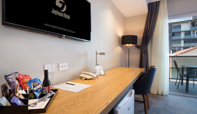 Jephson Hotel & Apartments