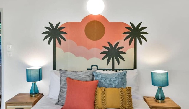 Tropical Getaway with Surfer Vibes – Cosy, Stylish 1-Bedroom Apartment