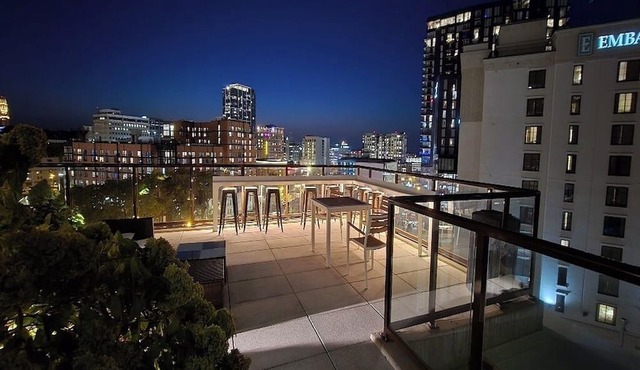 Premier Luxe Studio Music Row Steps to Vanderbilt & Belmont Near Broadway