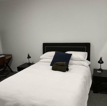 Guest Bedroom near airport and CBD access
