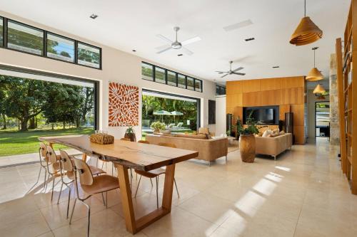 Pine Mountain - luxury rural estate with pool