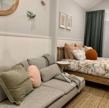 Stylish Geelong Cabin - Your home away from home